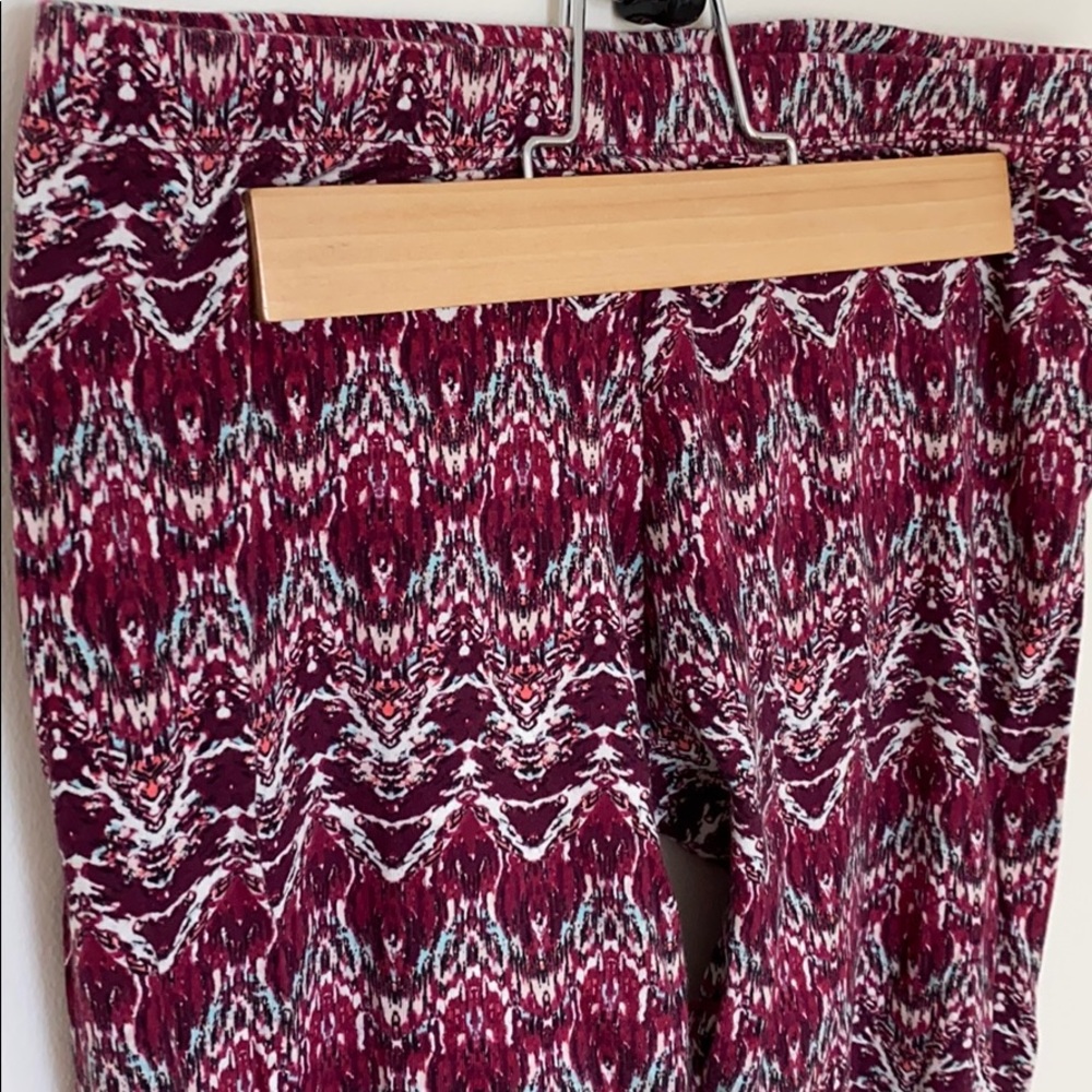 🔴 Charlotte Russe pattern leggings
